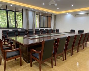 西安羞羞的视频在线观看辦公家居多年專注木製（zhì）辦公家（jiā）具